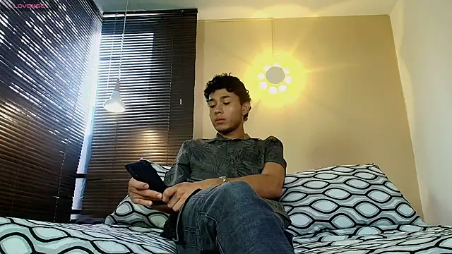 Damon Salvarote S online show from April 7, 6:43 pm