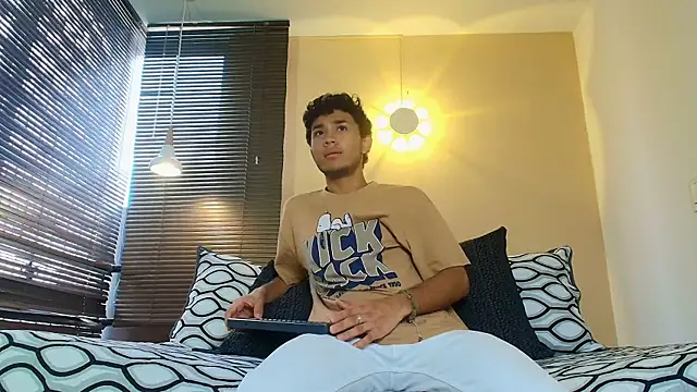 Damon Salvarote S online show from April 8, 4:30 pm