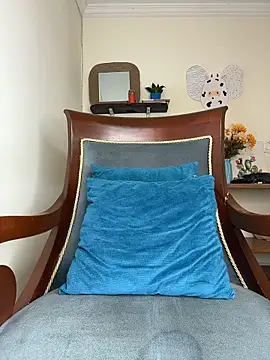 LilaRvsh online show from April 6, 6:09 pm