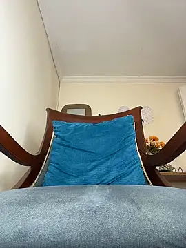 LilaRvsh online show from April 9, 5:30 pm