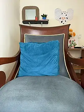 LilaRvsh online show from April 2, 5:30 pm