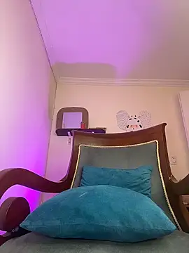 LilaRvsh online show from April 13, 5:17 pm