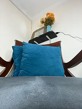 LilaRvsh online show from July 16, 6:05 pm
