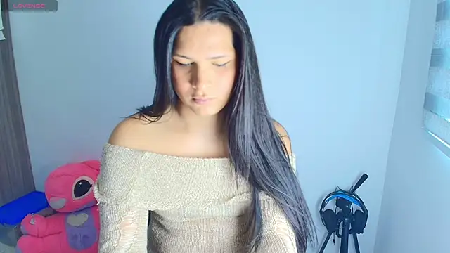 Snapshot of alys_love chatting on May 30, 4:12 pm alys love online show from May 30, 4:12 pm