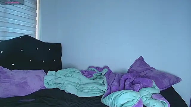 alys love online show from February 24, 7:04 pm