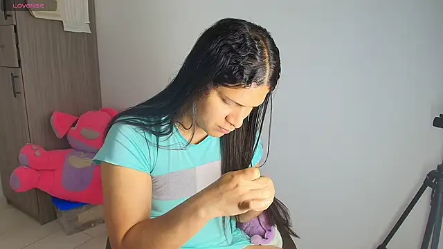 alys love online show from March 27, 4:19 pm