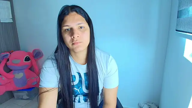 Snapshot of alys_love chatting on July 4, 4:44 pm alys love online show from July 4, 4:44 pm