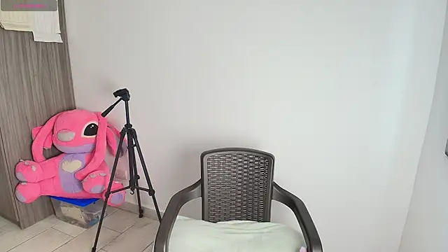 alys love online show from April 8, 3:13 pm