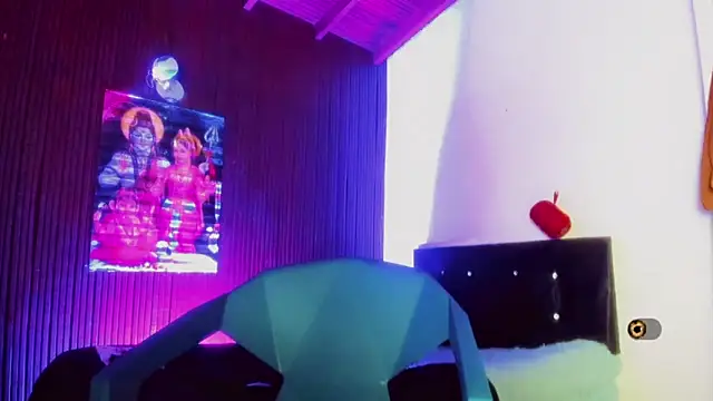 Snapshot of megan_and_jayram chatting on February 28, 11:37 pm megan and jayram online show from February 28, 11:37 pm