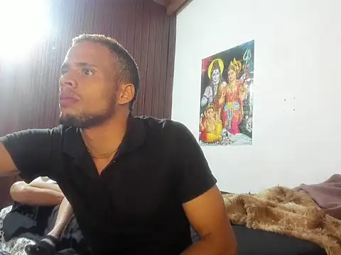 Snapshot of megan_and_jayram chatting on February 12, 10:20 pm megan and jayram online show from February 12, 10:20 pm