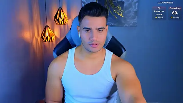 AndresRodriguez1 online show from May 1, 2:38 am