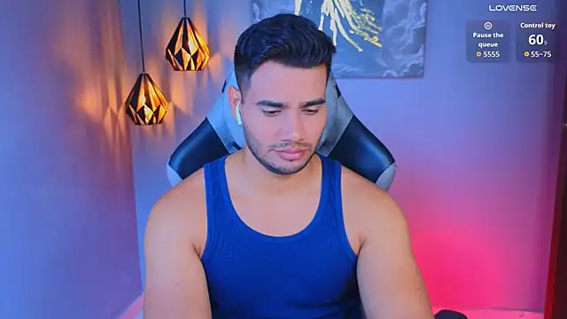 AndresRodriguez1 online show from May 11, 1:34 pm
