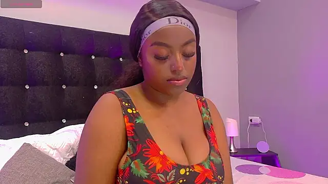 Snapshot of Aitana_Oliveira chatting on February 7, 8:17 pm Aitana Oliveira online show from February 7, 8:17 pm