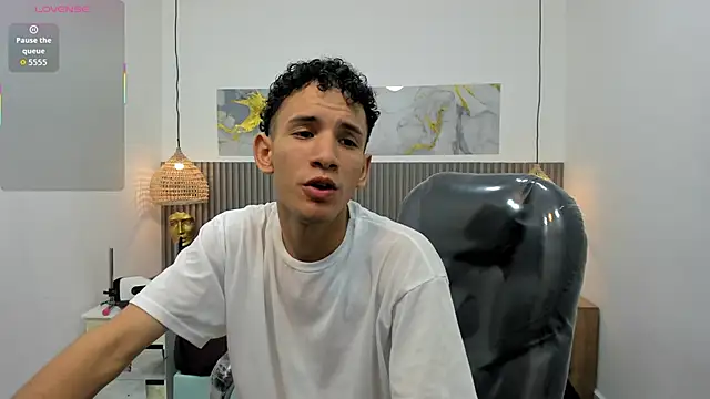 JDWhite18 online show from May 14, 4:09 am