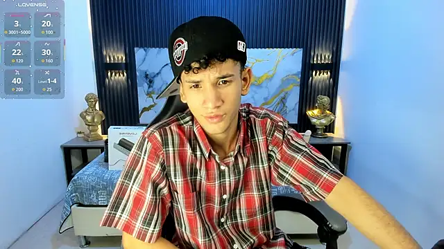 Snapshot of JDWhite18 chatting on July 15, 8:38 pm JDWhite18 online show from July 15, 8:38 pm