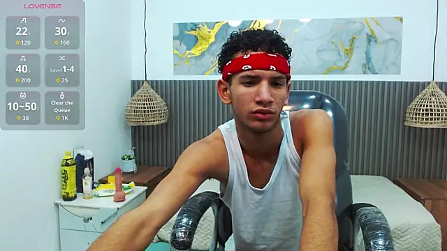 Snapshot of JDWhite18 chatting on February 19, 3:36 am JDWhite18 online show from February 19, 3:36 am