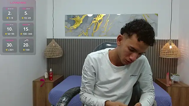 Snapshot of JDWhite18 chatting on February 21, 4:36 am JDWhite18 online show from February 21, 4:36 am