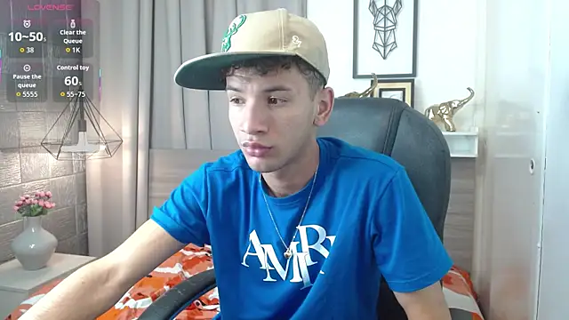 Snapshot of JDWhite18 chatting on June 25, 10:26 pm JDWhite18 online show from June 25, 10:26 pm