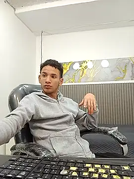 Snapshot of JDWhite18 chatting on February 14, 4:02 am JDWhite18 online show from February 14, 4:02 am