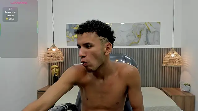 JDWhite18 online show from April 11, 4:09 am