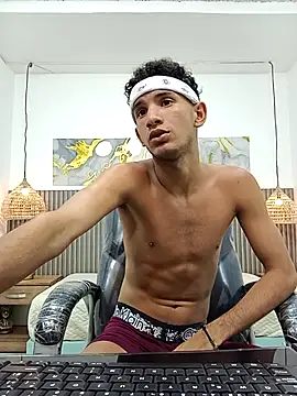 JDWhite18 online show from April 10, 4:08 am