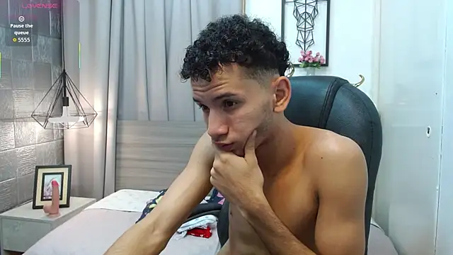 JDWhite18 online show from May 28, 3:47 am