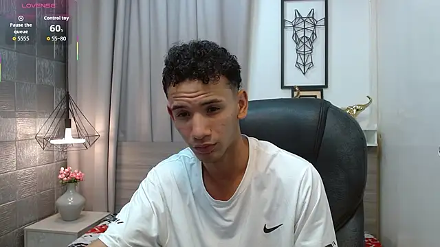 JDWhite18 online show from May 7, 1:54 am