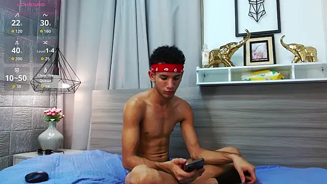 Snapshot of JDWhite18 chatting on February 13, 4:12 am JDWhite18 online show from February 13, 4:12 am