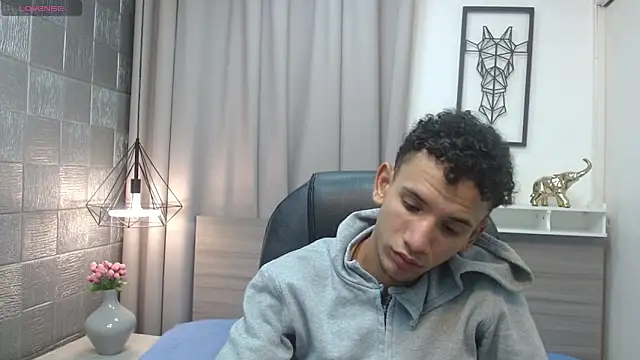 JDWhite18 online show from April 15, 3:23 am