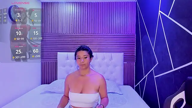 shaden  online show from April 10, 8:49 pm