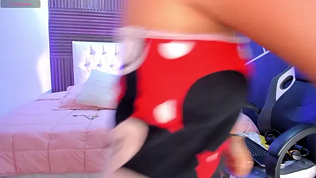 shaden  online show from March 12, 8:35 pm