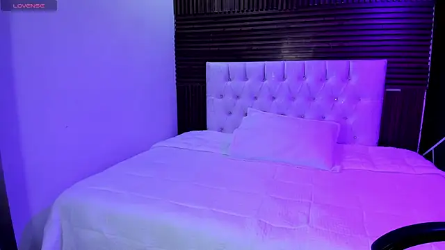 shaden  online show from April 17, 9:06 pm