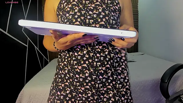 shaden  online show from March 18, 10:10 pm