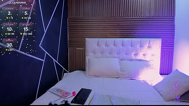 shaden  online show from March 6, 9:21 pm