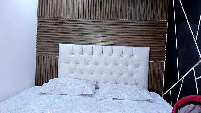 shaden  online show from April 11, 10:13 pm