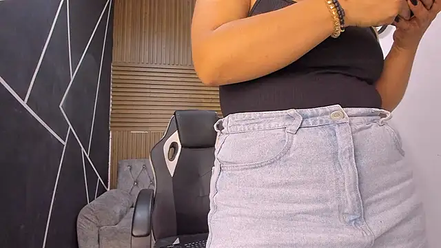 Snapshot of shaden_ chatting on February 27, 8:08 pm shaden online show from February 27, 8:08 pm