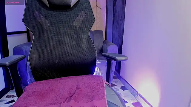 Snapshot of shaden_ chatting on February 7, 9:34 pm shaden online show from February 7, 9:34 pm