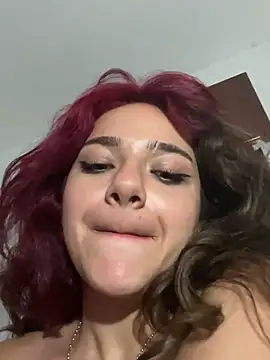 Snapshot of honeymuse chatting on February 3, 6:22 am honeymuse online show from February 3, 6:22 am