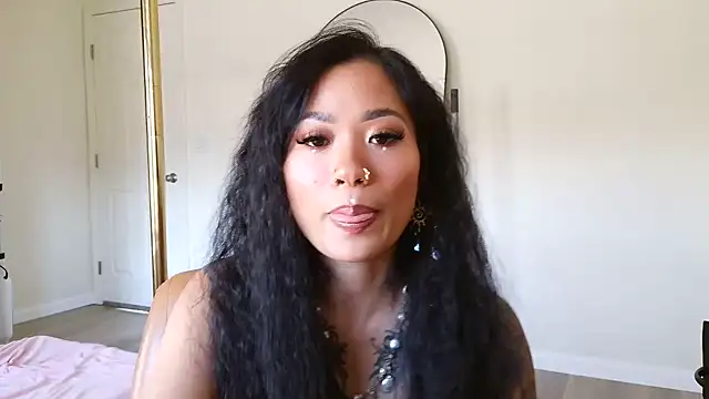 Snapshot of 222goddess444you chatting on June 14, 12:18 am 222goddess444you online show from June 14, 12:18 am