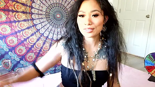 Snapshot of 222goddess444you chatting on June 4, 10:47 pm 222goddess444you online show from June 4, 10:47 pm