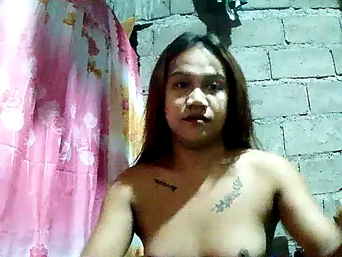 Snapshot of Queen-barbie chatting on February 3, 3:50 pm Queen-barbie online show from February 3, 3:50 pm