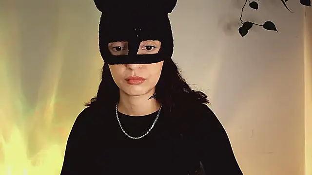 Snapshot of Onirica_L chatting on July 12, 10:43 pm Onirica L online show from July 12, 10:43 pm