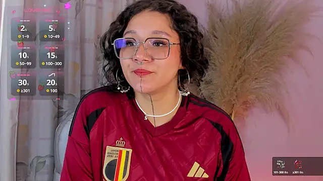Snapshot of Sylvara_bx chatting on June 20, 2:11 pm Sylvara bx online show from June 20, 2:11 pm