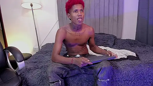 im oleiderr online show from April 4, 8:37 pm