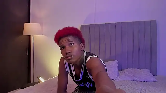 im oleiderr online show from April 22, 7:42 pm