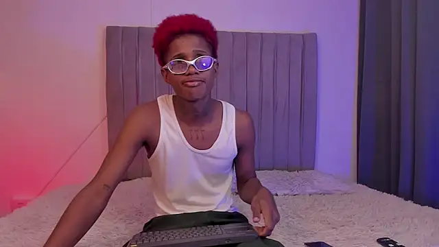 im oleiderr online show from April 23, 7:48 pm