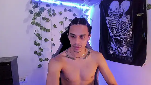 Snapshot of Aaron_Hopper chatting on February 7, 1:30 pm Aaron Hopper online show from February 7, 1:30 pm