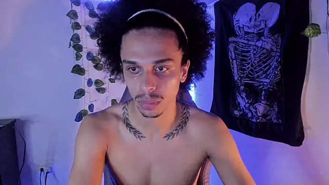 Aaron Hopper online show from March 3, 11:39 am