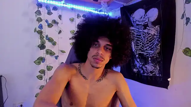 Snapshot of Aaron_Hopper chatting on March 2, 1:29 pm Aaron Hopper online show from March 2, 1:29 pm