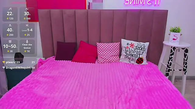 MIla Stunning online show from May 8, 1:31 am